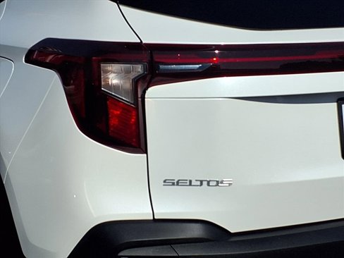 Used 2024 Kia Seltos LX image 21