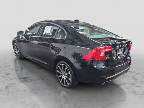 Used 2018 Volvo S60 T5 Inscription image 6