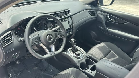 Used 2018 Nissan Rogue SV image 12