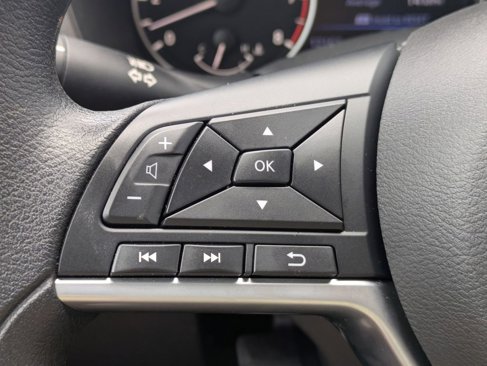 Used 2025 Nissan Altima 2.5 SV image 19