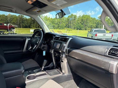 Used 2018 Toyota 4Runner SR5 image 10