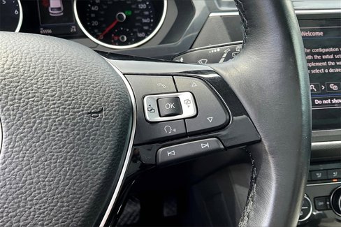 Used 2018 Volkswagen Tiguan SE w/ Panoramic Sunroof Package image 24