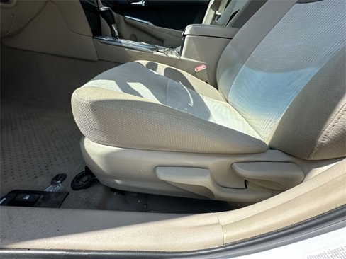 Used 2013 Toyota Camry LE image 12