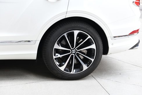 Used 2023 Bentley Bentayga image 21
