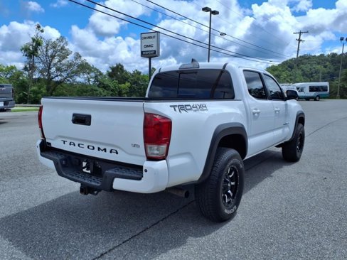 Used 2019 Toyota Tacoma TRD Off-Road image 4