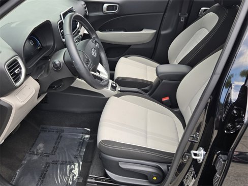 Certified 2025 Hyundai Venue SEL image 10