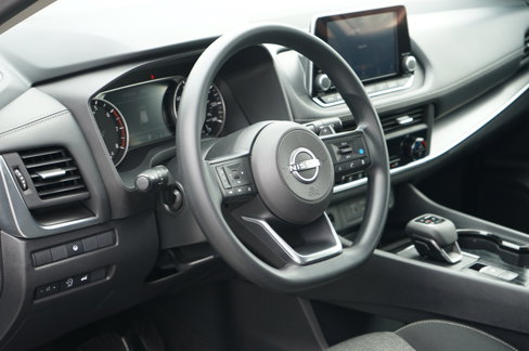 Used 2024 Nissan Rogue SV image 14