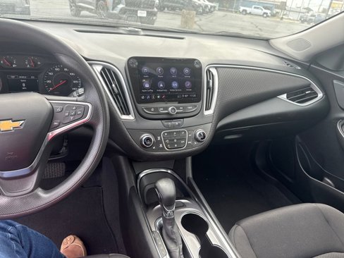 Used 2022 Chevrolet Malibu LT image 19
