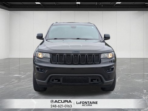 Used 2018 Jeep Grand Cherokee Laredo image 2