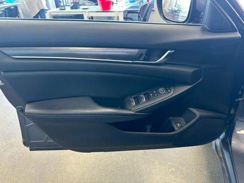 Used 2018 Honda Accord Sport image 20
