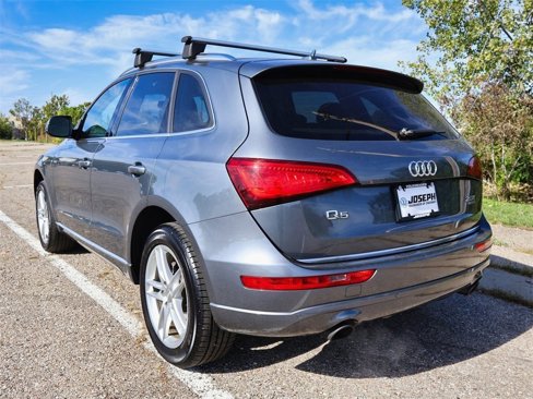 Used 2017 Audi Q5 2.0T Premium Plus w/ Technology Package image 3