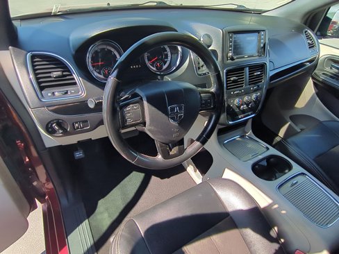 Used 2020 Dodge Grand Caravan SXT image 16