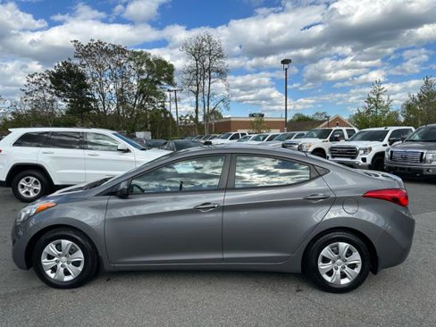 Used 2012 Hyundai Elantra GLS image 8