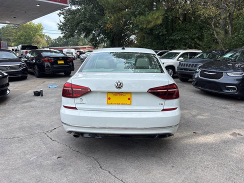 Used 2018 Volkswagen Passat 2.0T R-Line image 5