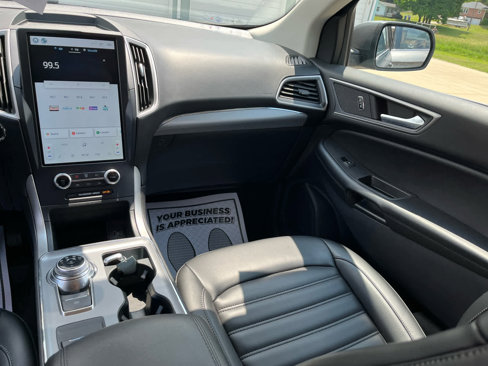 Used 2022 Ford Edge SEL w/ Convenience Package image 16