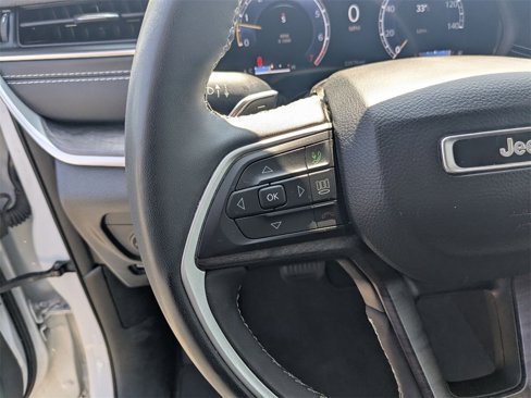 Used 2023 Jeep Grand Cherokee L Limited image 18