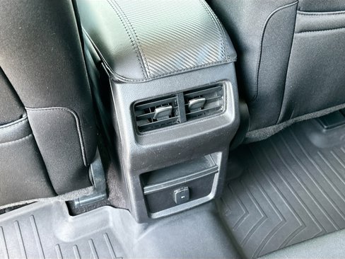 Used 2017 Ford Edge SE image 23