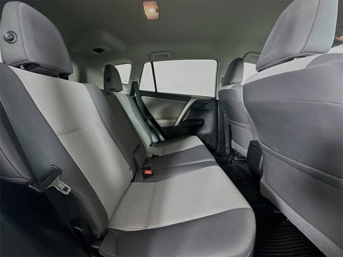 Used 2015 Toyota RAV4 LE image 9