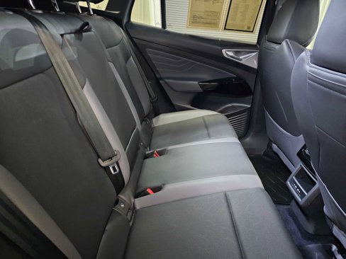 Used 2023 Volkswagen ID.4 S image 14