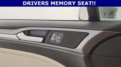 Used 2016 Ford Fusion Titanium image 22