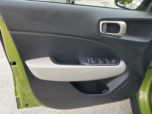 Certified 2023 Hyundai Venue SEL image 12