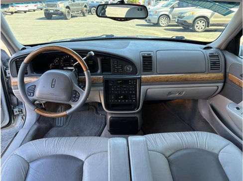 Used 2000 Lincoln Continental image 10