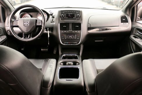 Used 2016 Dodge Grand Caravan SXT image 21