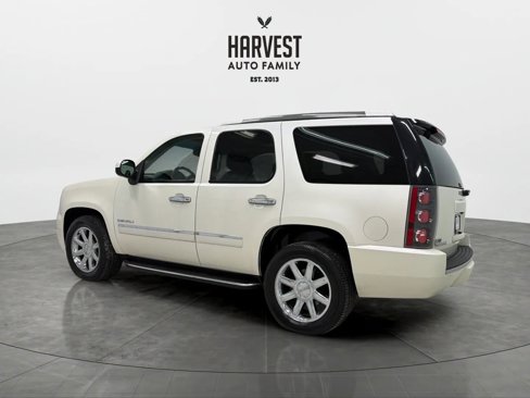 Used 2010 GMC Yukon Denali image 3