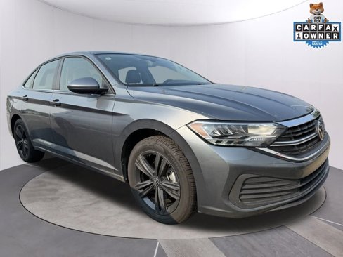 Used 2022 Volkswagen Jetta SE image 1