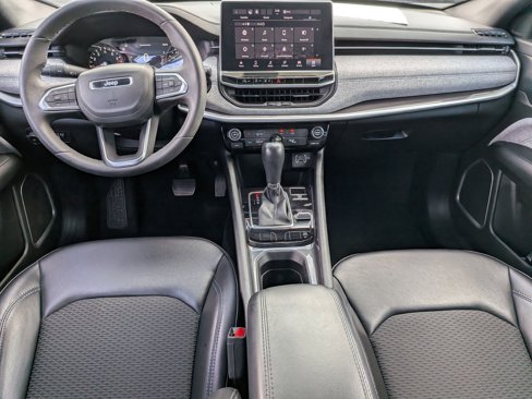 Used 2023 Jeep Compass Latitude image 22