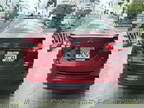 Used 2016 Ford Fusion SE w/ Equipment Group 202A image 2