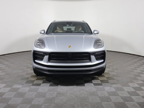 New 2025 Porsche Macan image 10