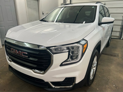 Used 2023 GMC Terrain SLE w/ Driver Convenience Package image 7