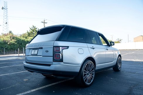 Used 2018 Land Rover Range Rover Supercharged image 4