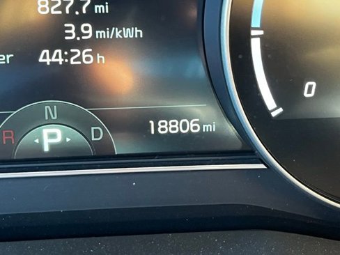 Used 2022 Kia Niro EX image 19