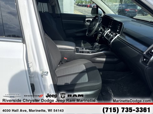 Used 2023 Kia Sorento LX image 25