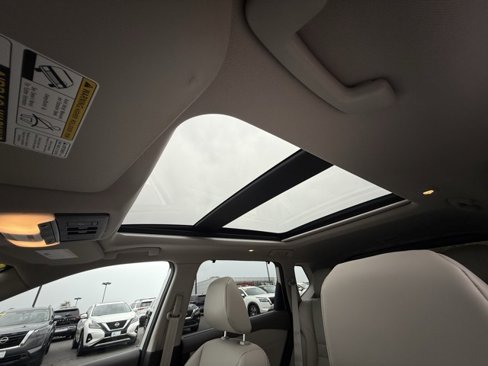 Certified 2021 Nissan Rogue SV w/ Premium Package image 16