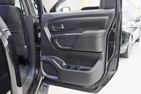 Used 2018 Nissan Titan SV w/ SV Convenience Package image 30