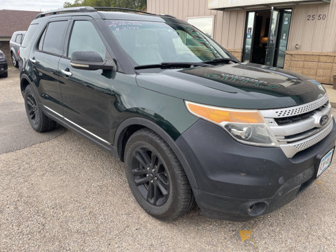 Used 2013 Ford Explorer XLT image 2