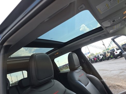 Used 2022 Jeep Renegade Trailhawk w/ Sun/Sound Group image 37