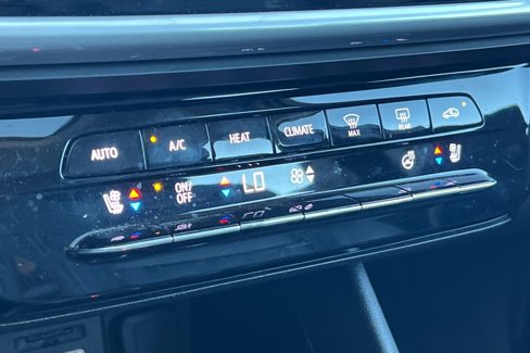 Certified 2022 Chevrolet Bolt EUV Premier w/ Sun & Sound Package image 24
