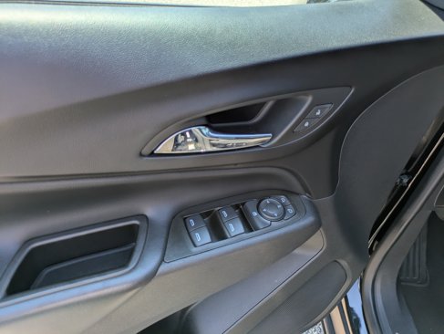 Used 2023 Chevrolet Equinox LT image 12