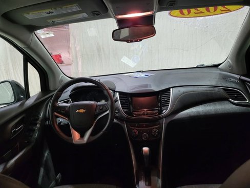 Used 2020 Chevrolet Trax LT w/ Driver Confidence Package image 4