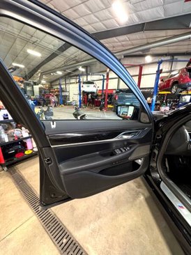 Used 2020 BMW 750i xDrive w/ M Sport Package image 20