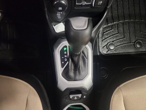 Used 2015 Jeep Renegade Latitude w/ Trailer Tow Group image 18