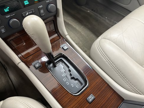 Used 1998 Cadillac Seville STS w/ Heated Seats Pkg image 17