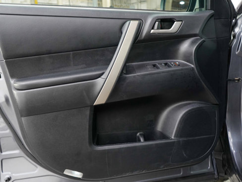 Used 2012 Toyota Highlander SE image 20