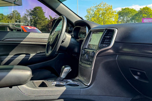 Used 2018 Jeep Grand Cherokee Altitude image 11