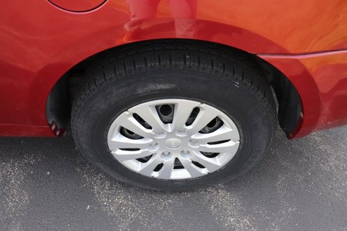 Used 2011 Kia Sedona LX image 8