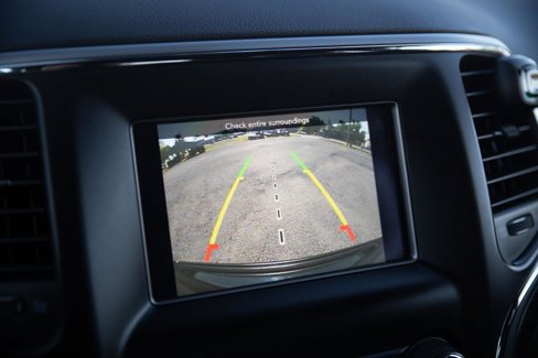 Used 2021 Jeep Grand Cherokee Laredo image 17